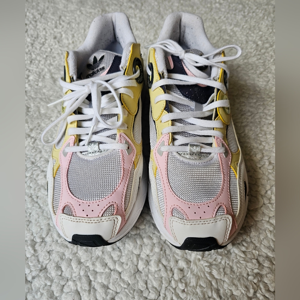Adidas Astir Multicolor Sneakers